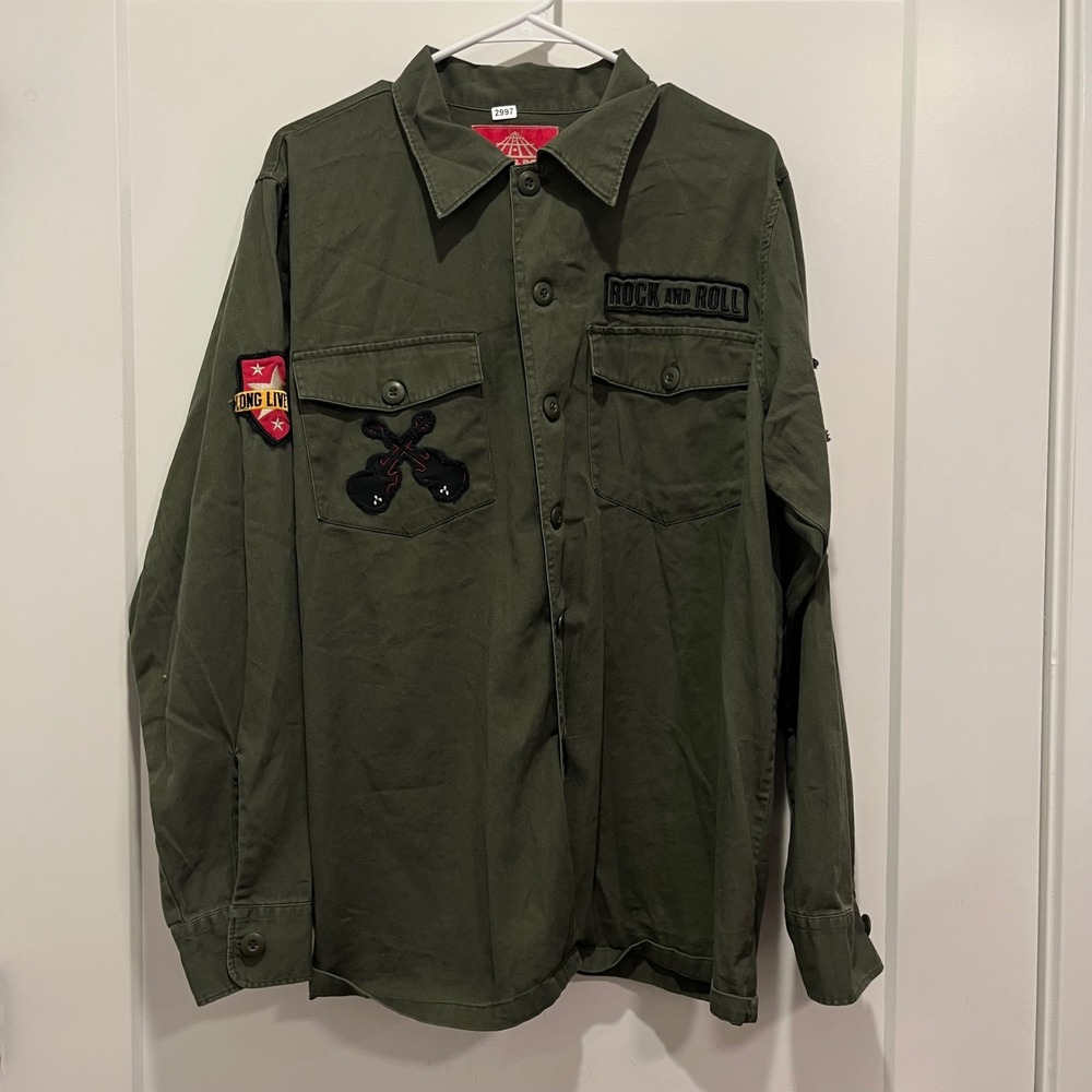 Rock & Roll Hall of Fame Mens Large Olive Green Military Patch Button Down Shirt